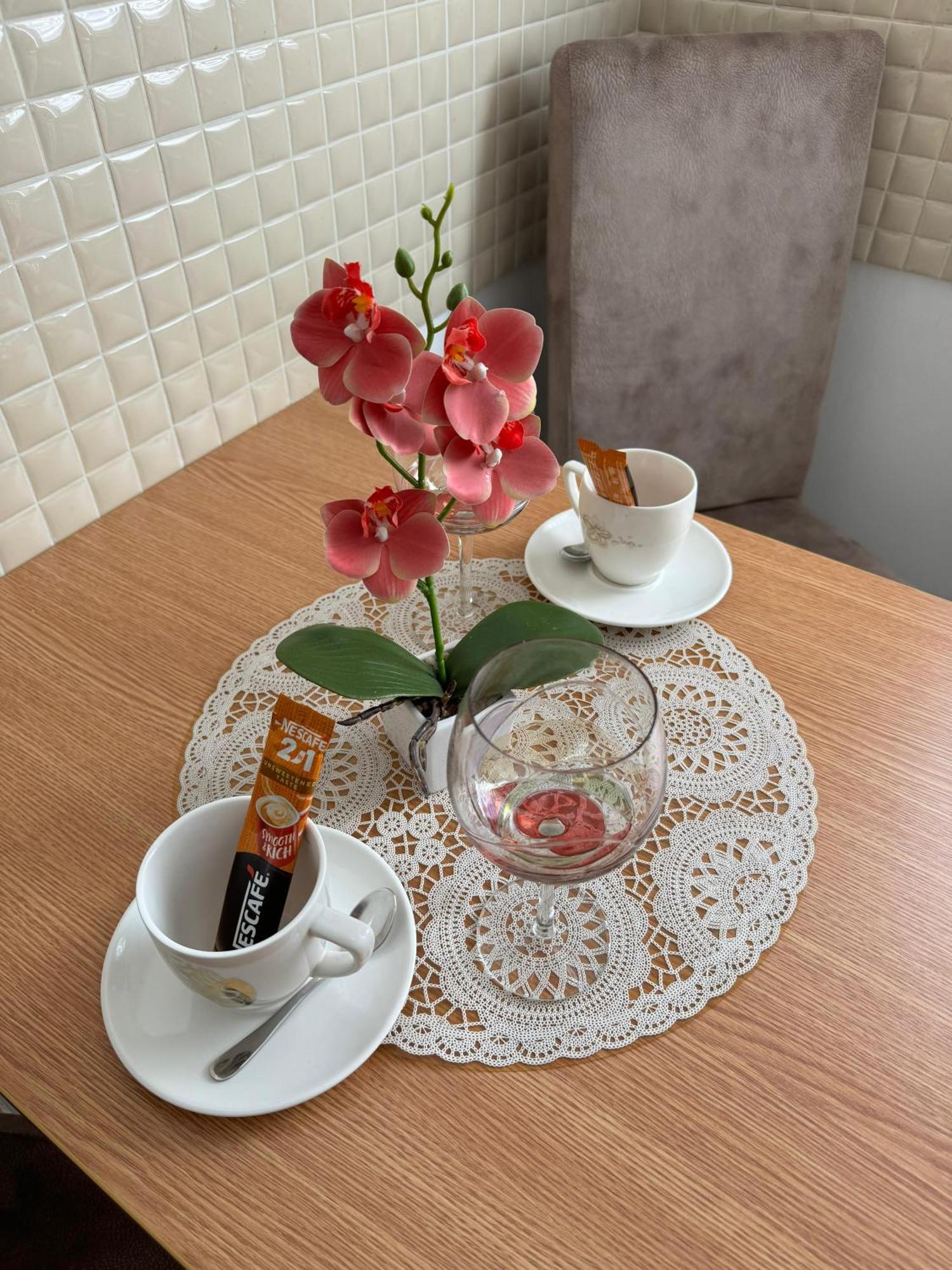 Angellina Apartmani Sremska Mitrovica Exterior foto